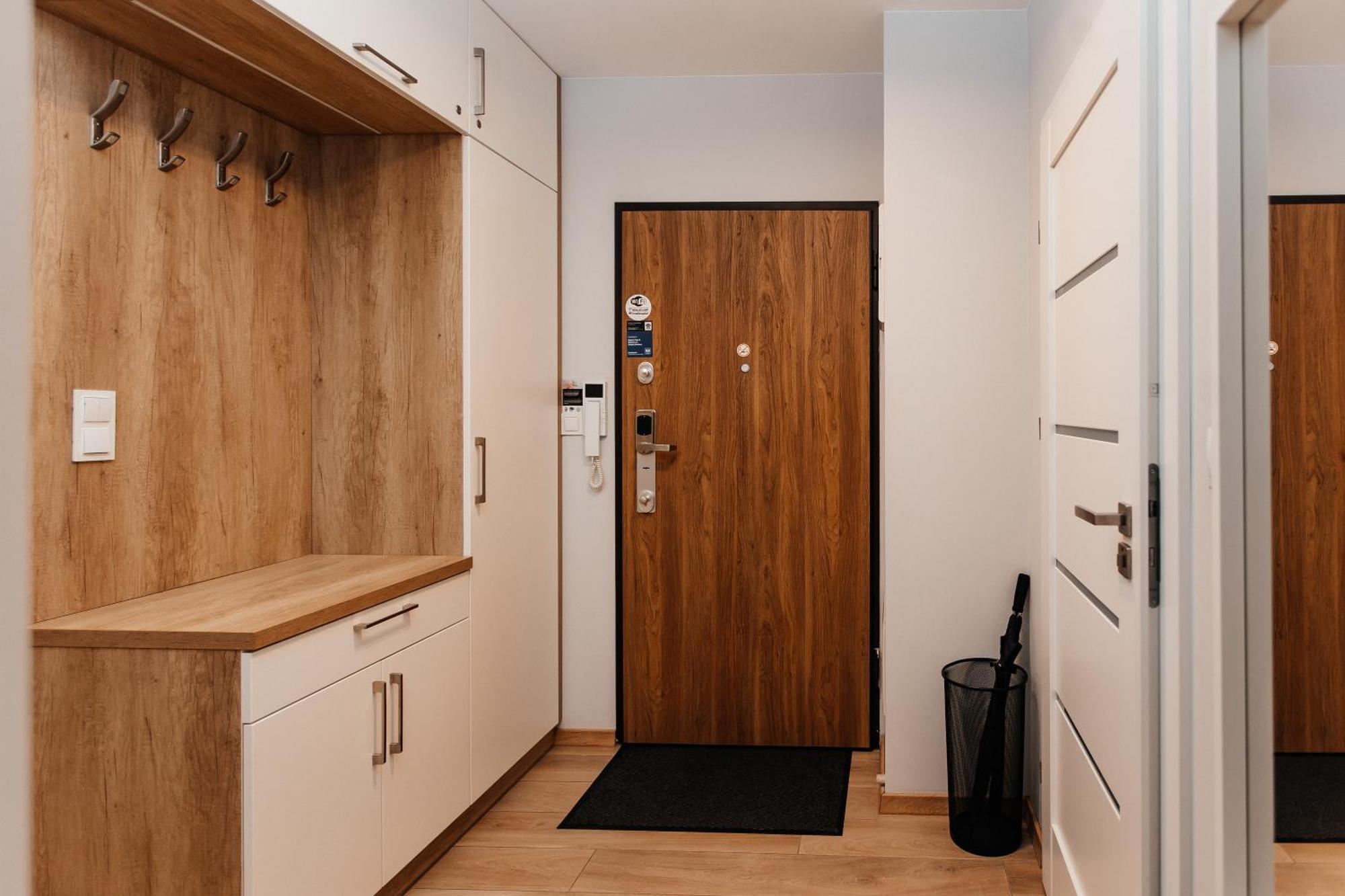 Maya's Flats & 42 - Swietej Barbary Gdansk
