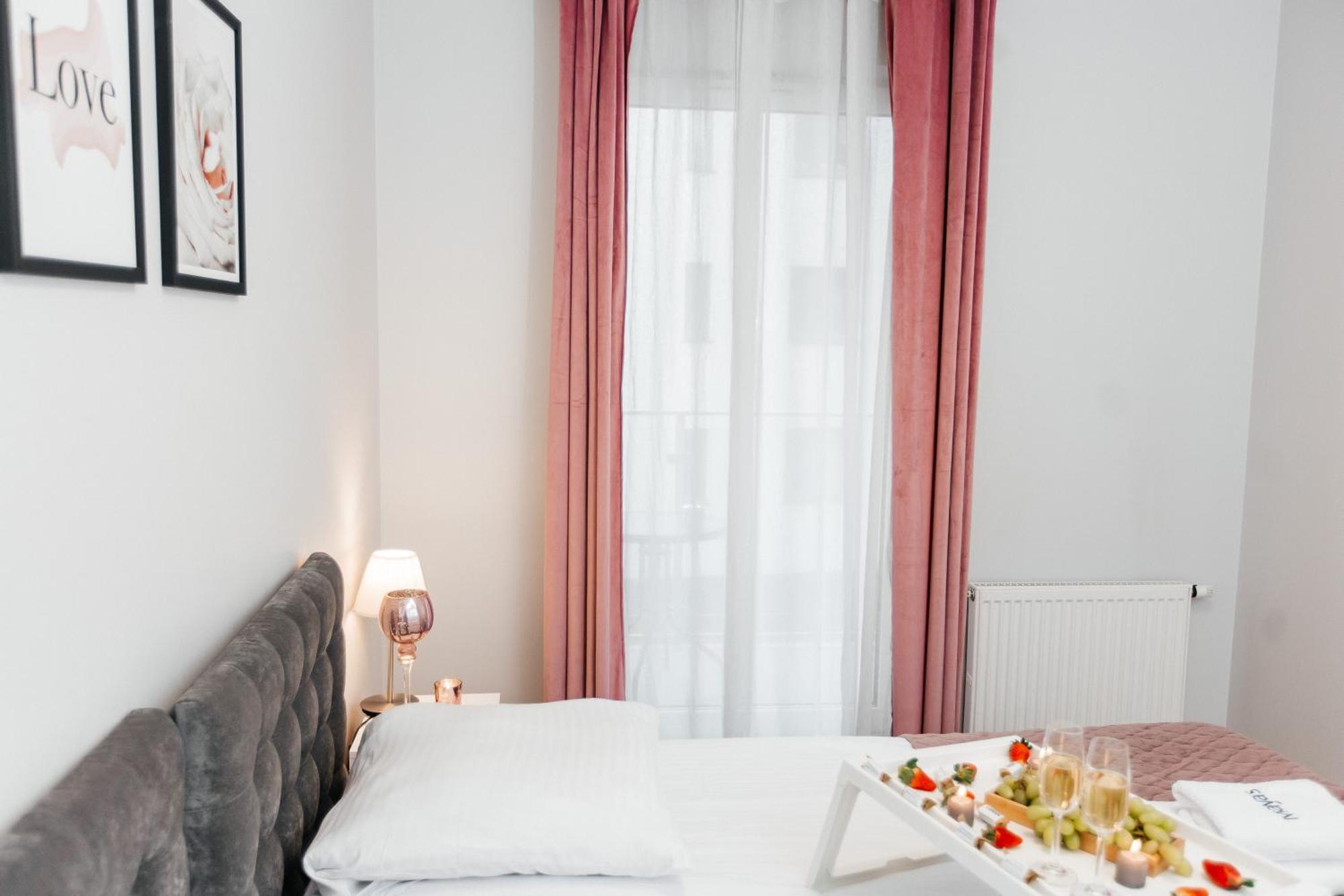 Maya's Flats & 42 - Swietej Barbary Huoneisto *