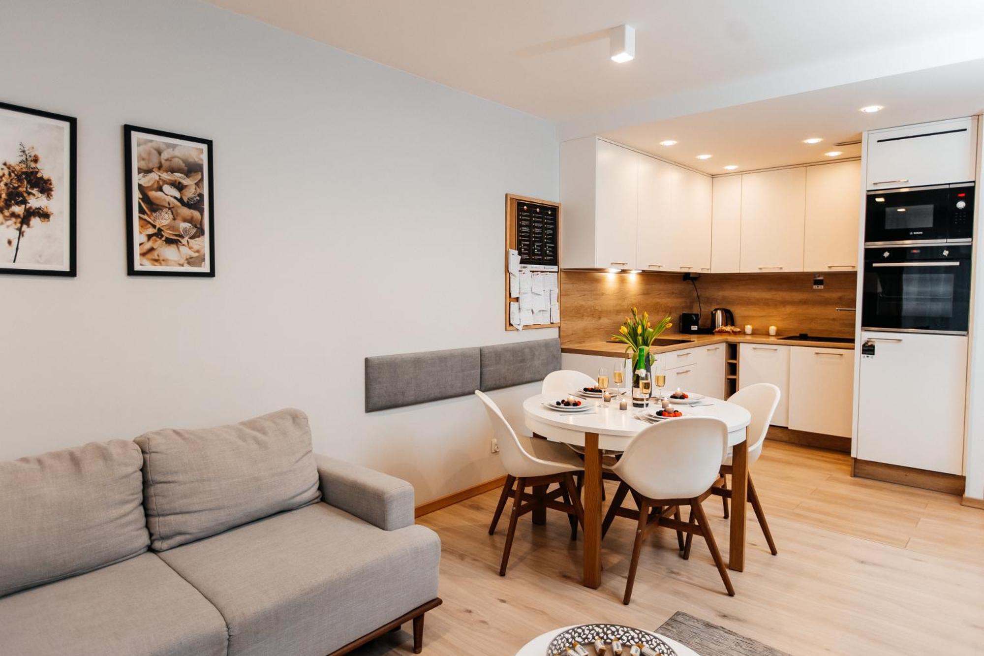 Maya's Flats & 42 - Swietej Barbary Apartment *